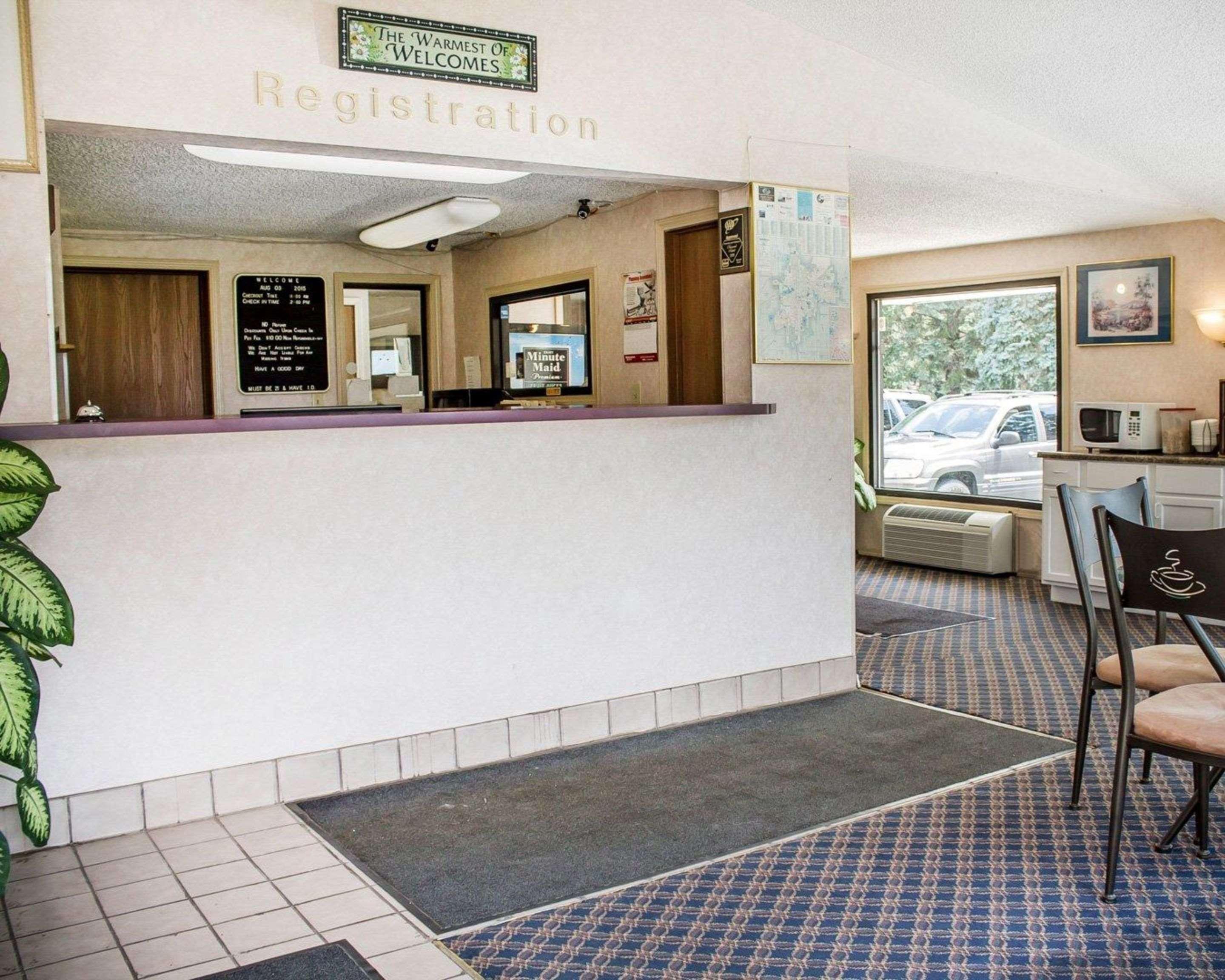 Rodeway Inn Findlay Exterior photo