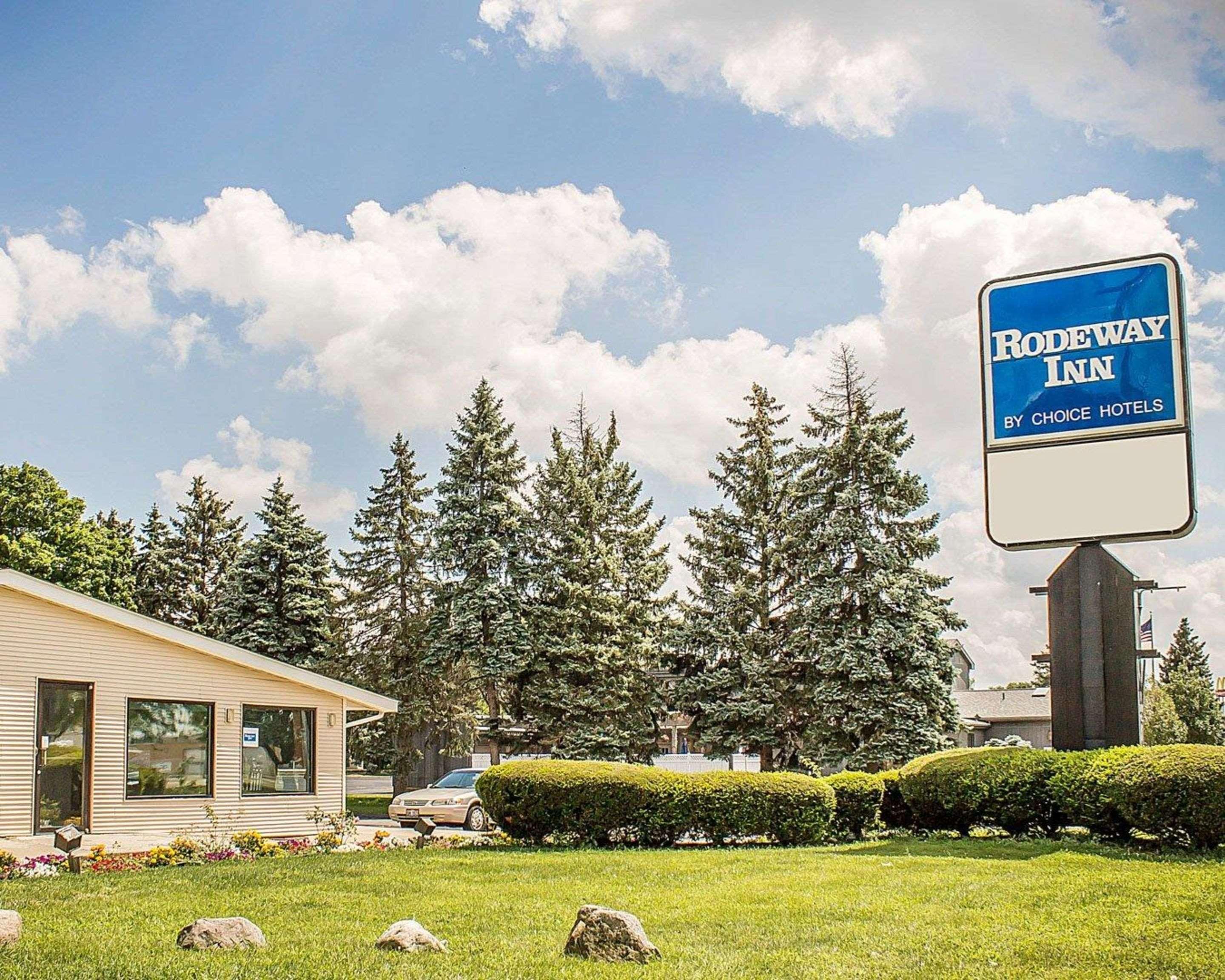 Rodeway Inn Findlay Exterior photo