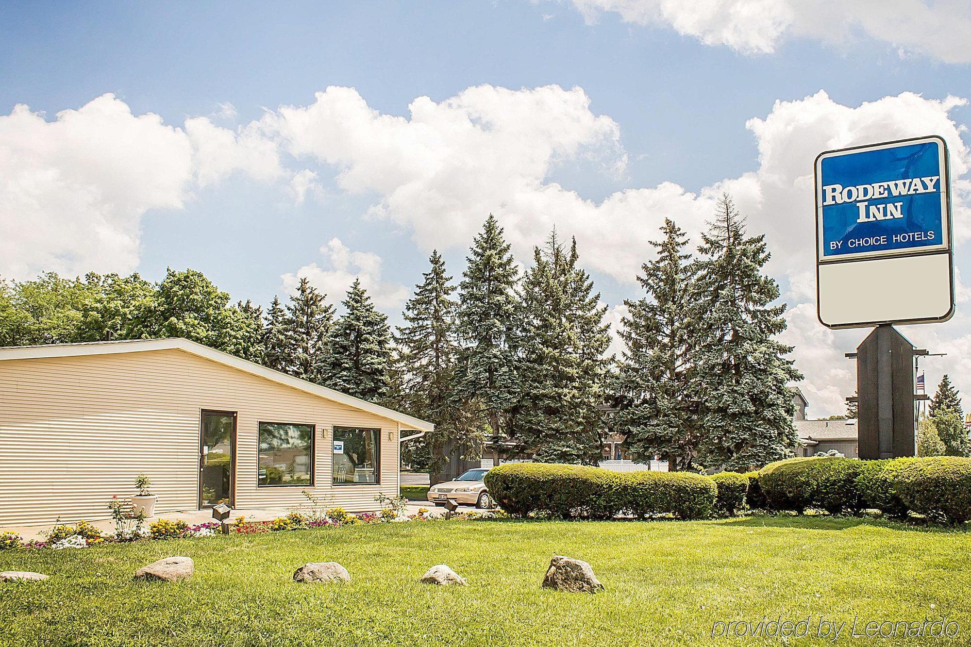 Rodeway Inn Findlay Exterior photo